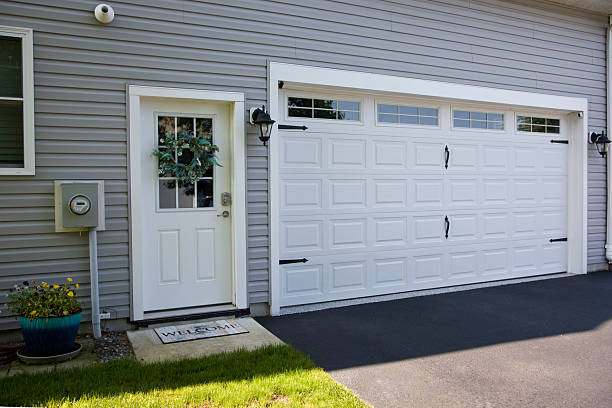24/7 Emergency Garage Door Panel Replacement experts in Wailua, HI
